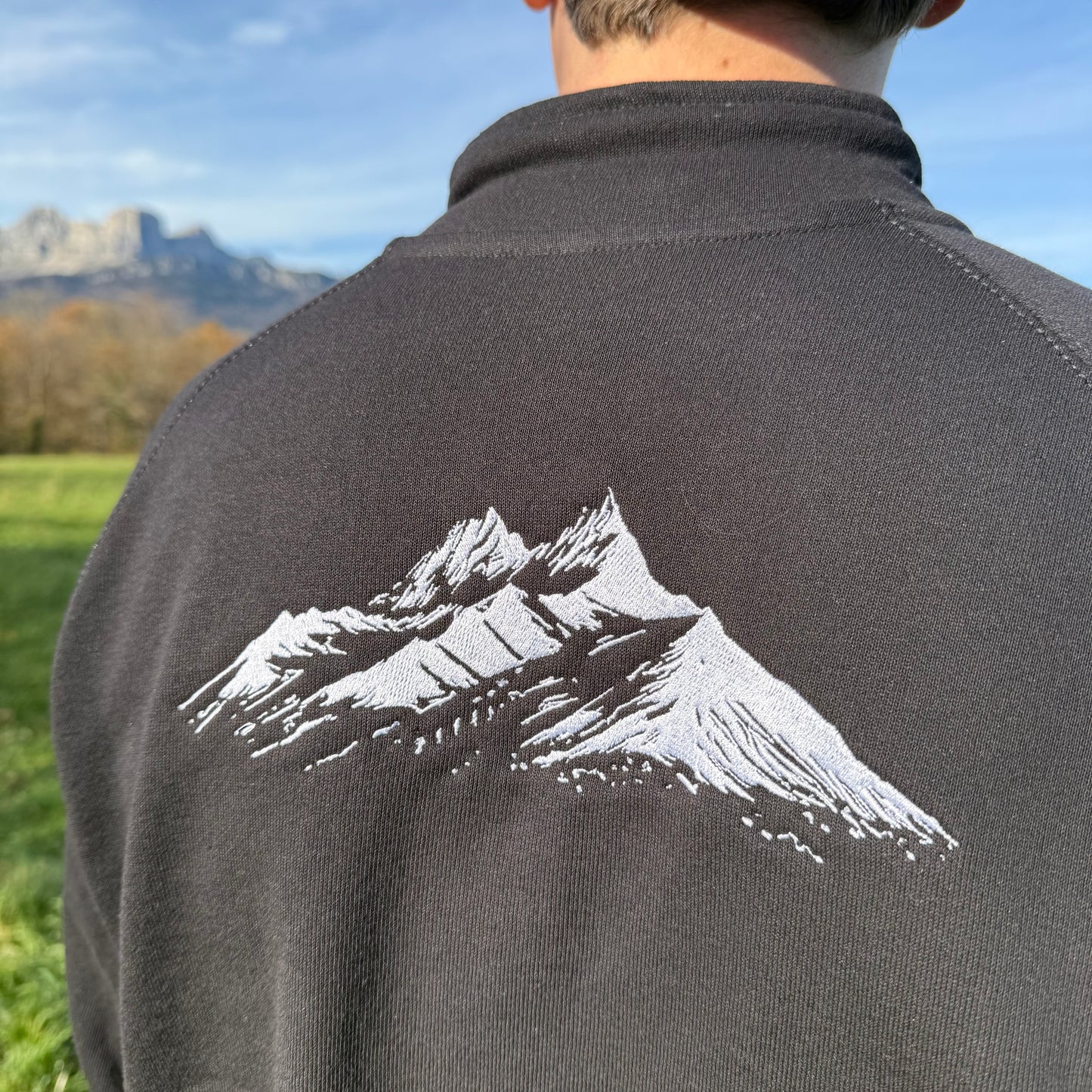 Pull Montagne Zippé