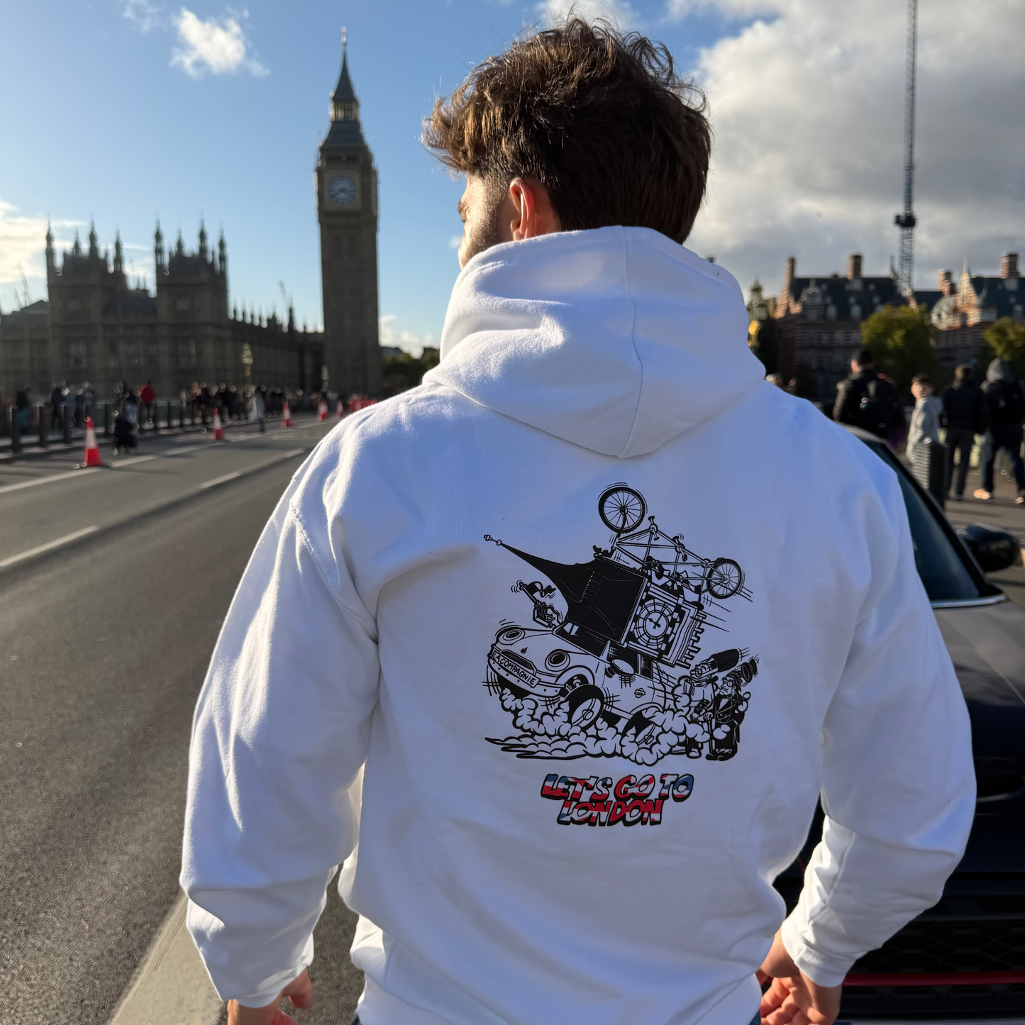 Pack 3 : 1 Pull + 1 porte clé + 1 T-shirt + 1 planche d’autocollants  + 1 dédicace = 4 participations