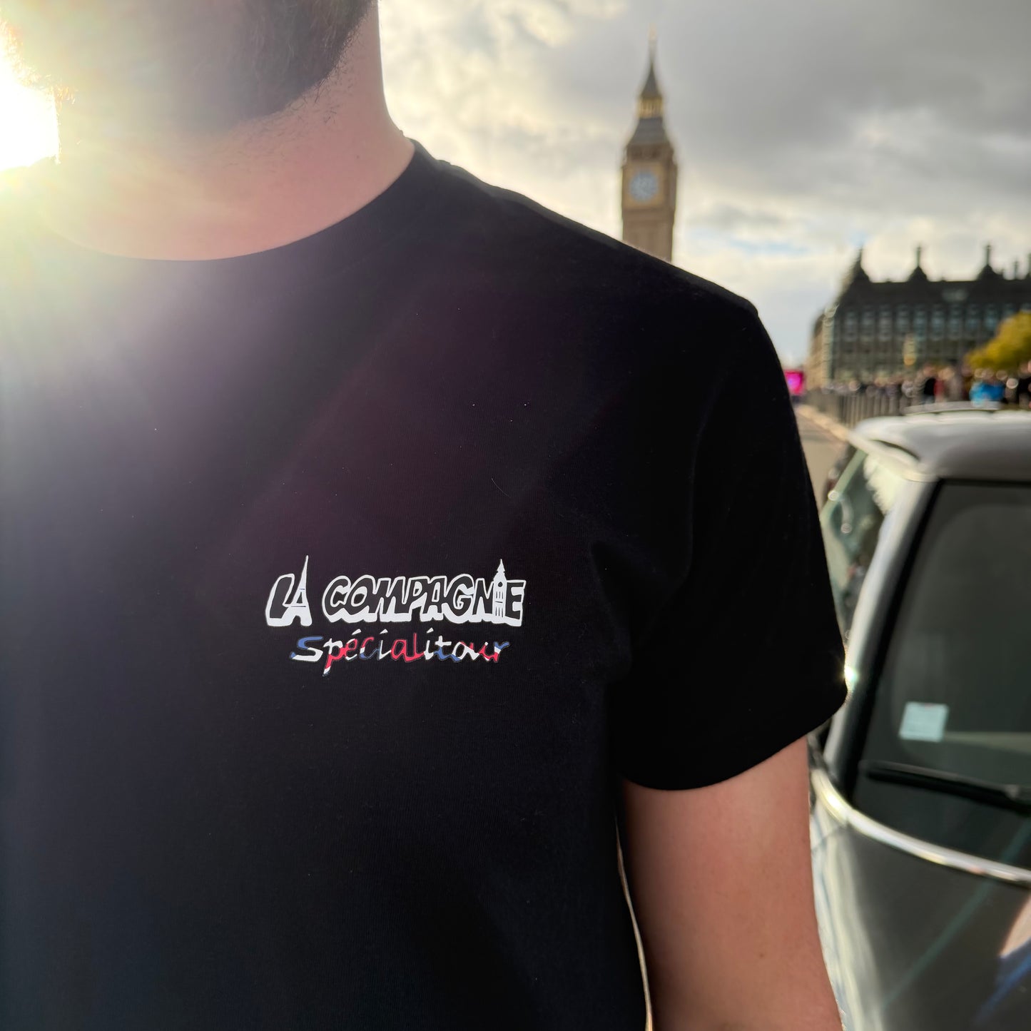 Pack 3 : 1 Pull + 1 porte clé + 1 T-shirt + 1 planche d’autocollants  + 1 dédicace = 4 participations