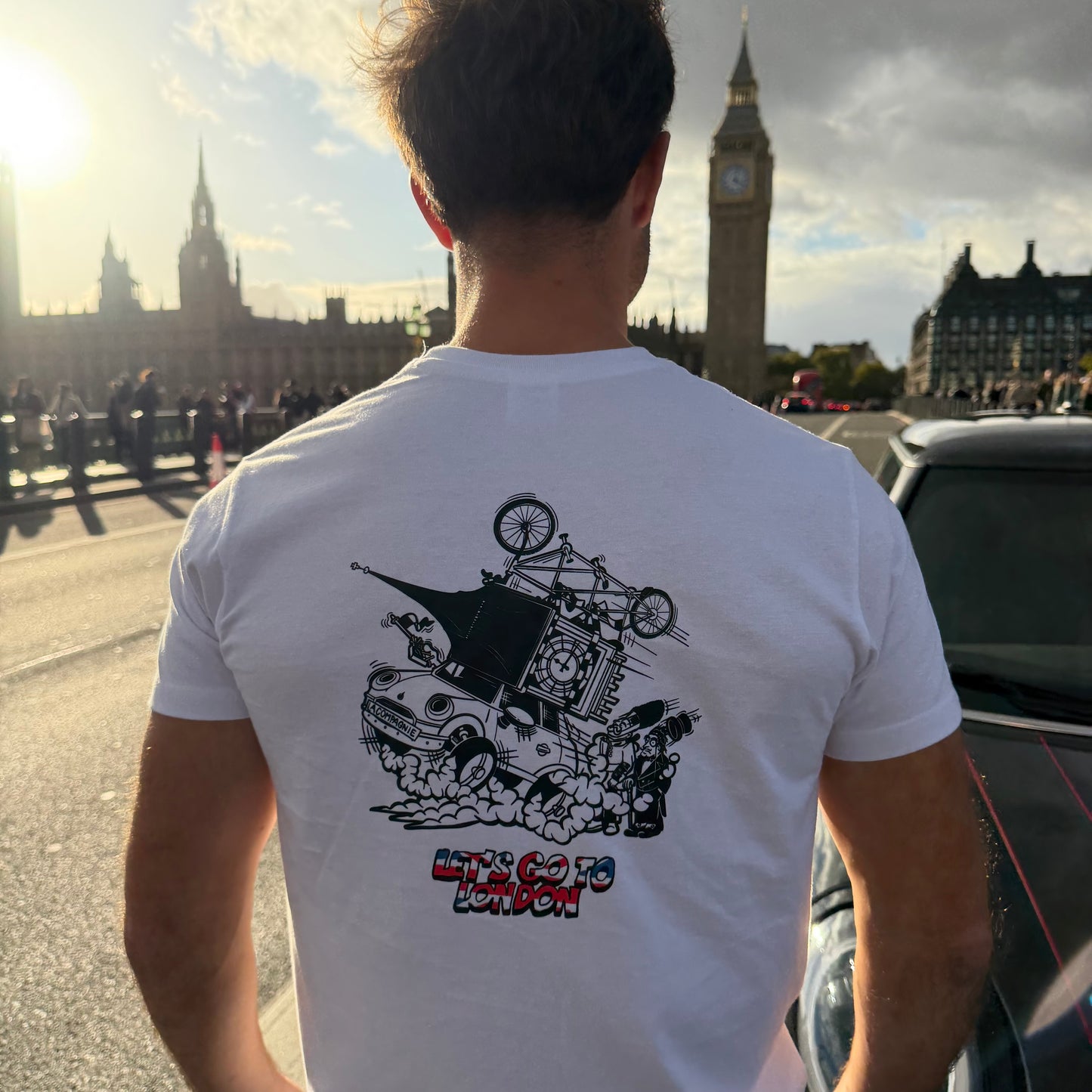 Pack 3 : 1 Pull + 1 porte clé + 1 T-shirt + 1 planche d’autocollants  + 1 dédicace = 4 participations