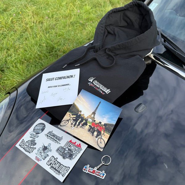 Pack 2 : 1 pull + 1 porte clé + 1 planche d’autocollants + 1 dédicace = 2 Participations
