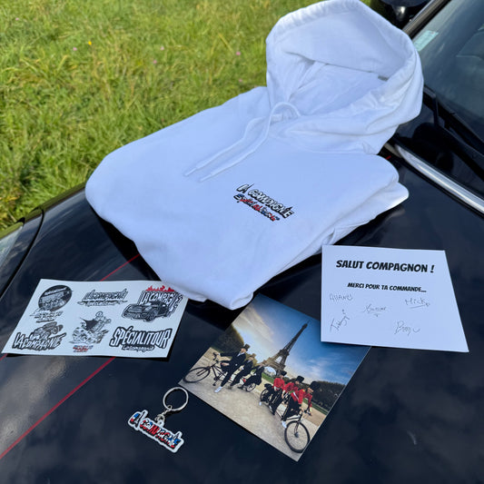 Pack 2 : 1 pull + 1 porte clé + 1 planche d’autocollants + 1 dédicace = 2 Participations
